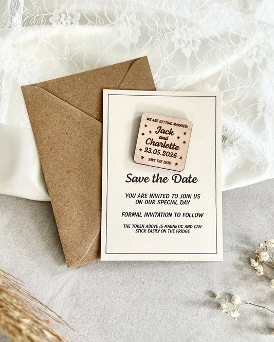 Personalised Wooden Save the Date Magnet with Card – Rustic Wedding Token, Customisable Keepsake – Eco-Friendly Invitation